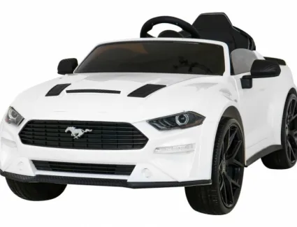 FORD MUSTANG GT BIAŁY