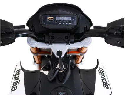 67bc7a56a9e82_panel-myzyczny