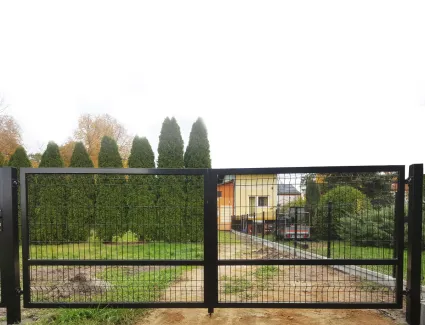 Brama panelowa dwuskrzydłowa 4mx1.5m czarna