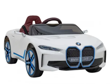 Autko BMW i4 biały